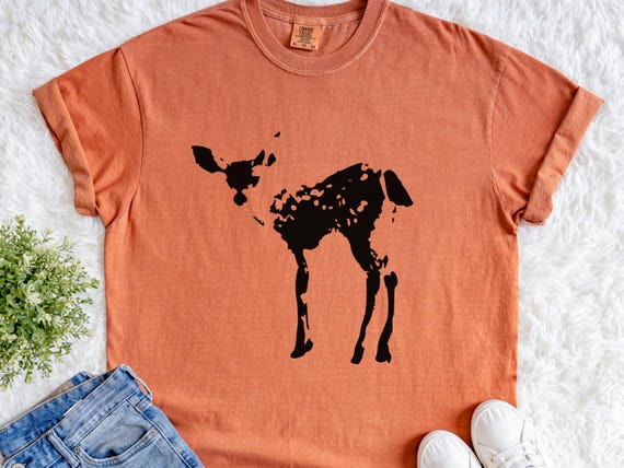 Vintage Fawn Silhouette Shirt – Engraved Deer Print Tee, Hand-Drawn Linocut Ink Style, Minimalist Forest Animal Graphic, Nature Lover Gift