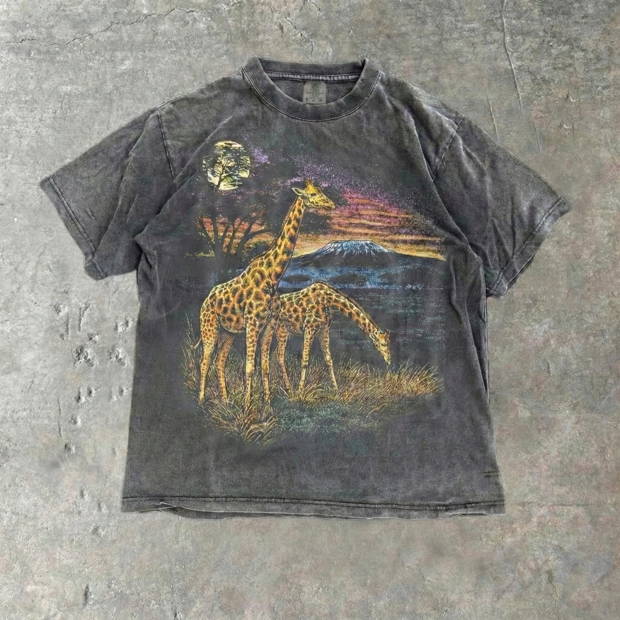 Vintage Giraffe Graphic T-shirt, African Safari Wildlife Tee
