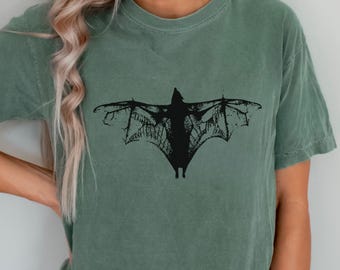 Vintage Bat Illustration Shirt – Gothic Ink Etching Bat Tee, Night Creature Nature Lover Gift, Dark Forest Aesthetic Flying Bat T-Shirt