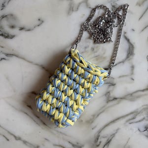 Custodia per cellulare all'uncinetto, mini borsa a tracolla per iPhone, custodia leggera per smartphone, regalo fatto a mano per donna
