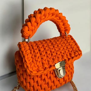 Mini Sac à Main au Crochet Orange Vif, Pochette d'été à Bandoulière, Cadeau d'Anniversaire Filles, Cadeau Fait Main Femmes