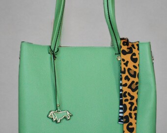 Emerald Green Leather Tote Bag: Minimalist Chic Dog Charm, Genuine Leather Handwear for Summer