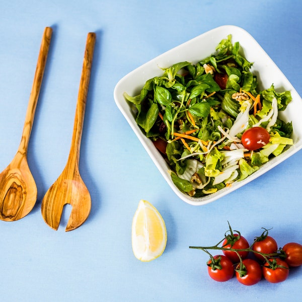 Salatbesteck rund aus Olivenholz