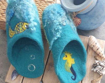 Pantofole in feltro fatte a mano con pesci dorati, scarpe calde in lana biologica realizzate artigianalmente, regalo per inaugurazione casa, Natale, compleanno, pensionamento, mamma papà