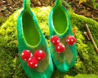 Amanita Toadstool Elf Shoes, handmade felted wool slippers with mushrooms, gift for Christmas