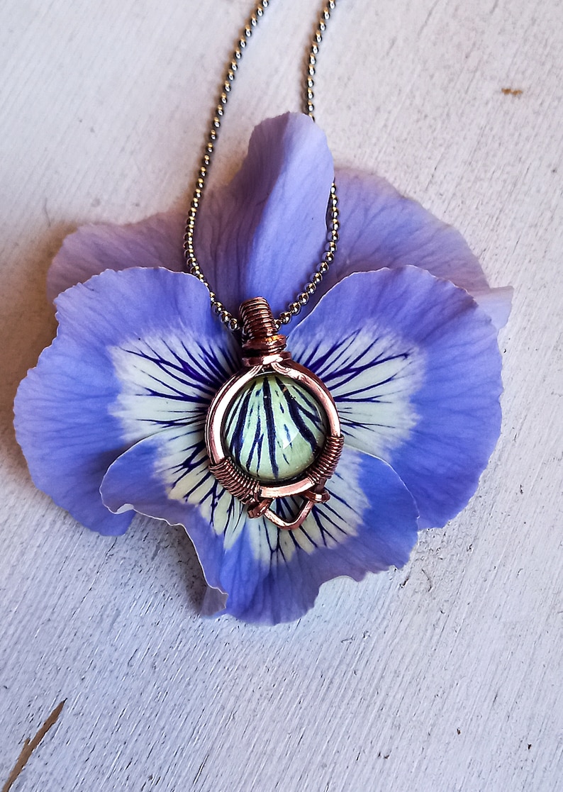 Violet pendant, Botanical Amulet, real flower pendant, resin jewel, jewel with flower, natural pendant, wire pendant image 4