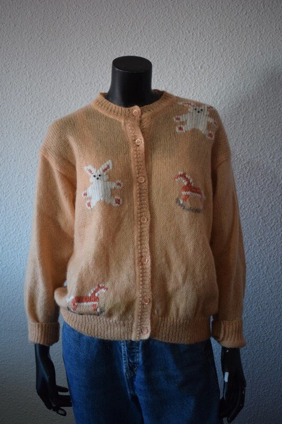 Vintage hand knitting peachy pink cardigan novelty