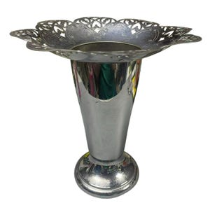 Vaso da sposa con bouquet a tromba ornato placcato in argento antico &quot;1881 Rogers&quot; con bordo smerlato traforato