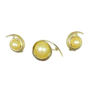 Rare Vintage signed Bergere Gold tone and Faux Pearl Brooch and Clip Earring Set