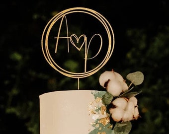 Custom names cake topper, Mr and Mrs Cake Toppers for Wedding, Wedding cake topper, Personalized cake topper in a heart shape