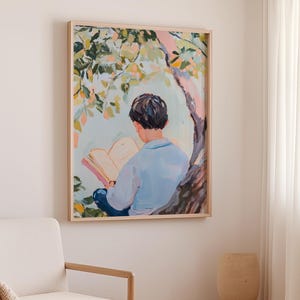 Puede incluir: Una pintura de una persona sentada bajo un &aacute;rbol y leyendo un libro. La persona lleva una camisa azul y tiene el pelo oscuro. El &aacute;rbol tiene hojas verdes y un tronco marr&oacute;n. El fondo es un cielo azul claro.