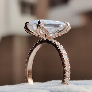 Radiant Cut Moissanite Flower Petal Prong Setting Anniversary Ring, Classic 4-Prong Pave Bridal Ring, Art Deco Radiant Diamond Gift Ring