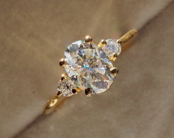 Oval Cut Moissanite Three Stone Wedding Gift Ring, Colorless Bridal Anniversary Ring For Women Oval Vintage Style Trending Gold Ring Jewelry