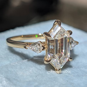 2.50 CT Step Cut Dutch Marquise Lab Grown Three Stone Wedding Ring 14K Gold Promise Engagement Ring Luxurious Custom Birthday Gift For Her