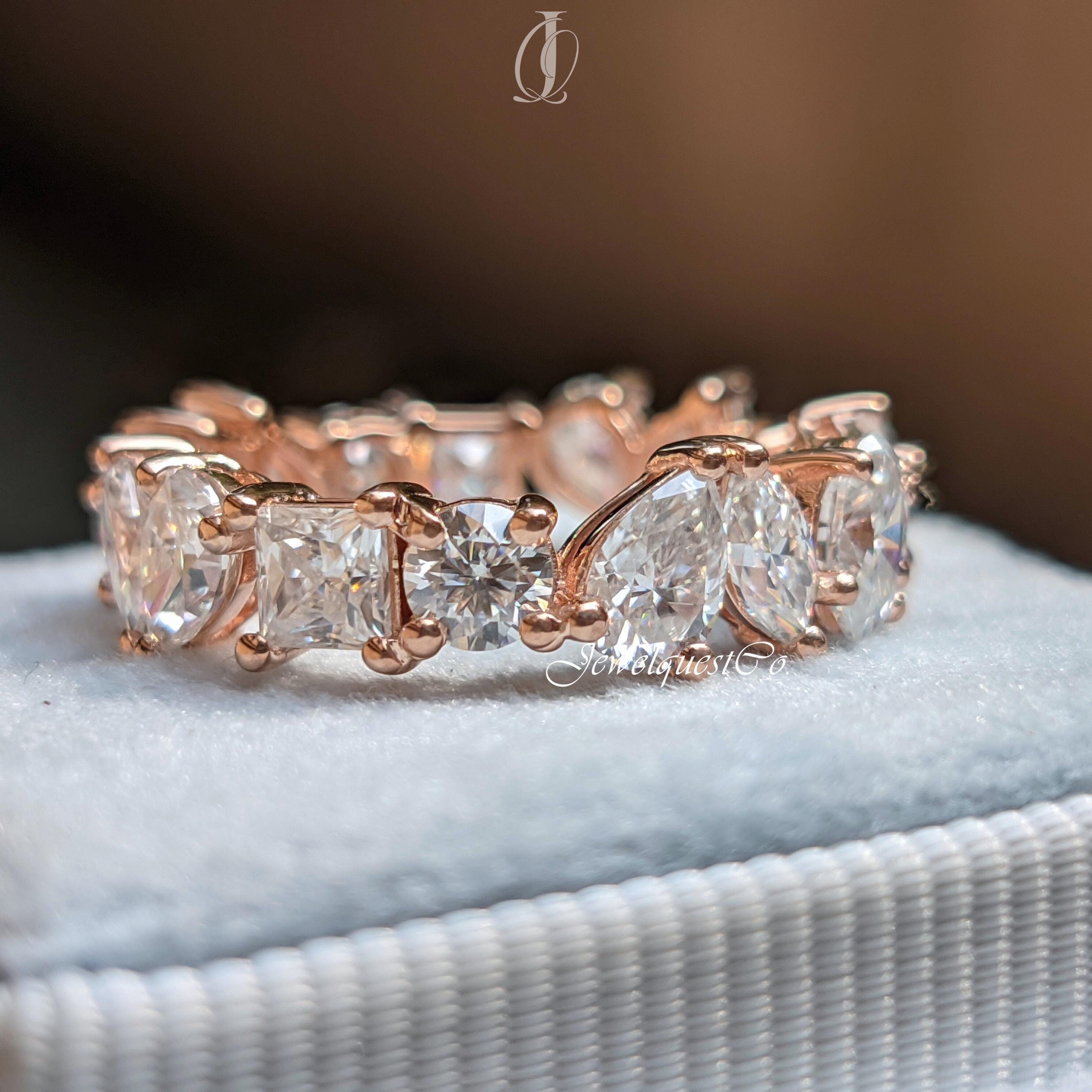 Multi Form Brilliant Cut Moissanite Hochzeitsband Cluster Volle Ewigkeit Jubiläum Band für ihren einzigartigen Designer Custom Wedding Band