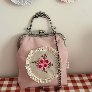 Handgemachte gestickte Tasche | Umhängetasche | Blume bestickte Clutch-Tasche | Taschen nach Maß | Vintage Tasche | Klassische Tasche