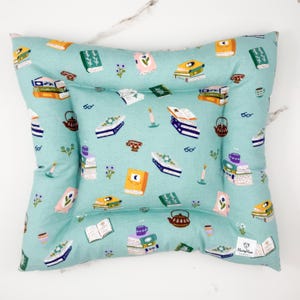 Book Lovers Catnip Mat - Catnip Cat Bed - Cat Bed - Aesthetic