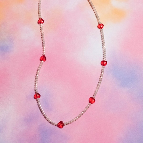Perlenkette 'Valentine' mit Glasherzen