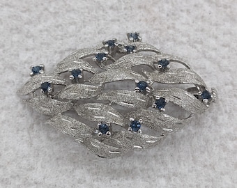 Beautiful Vintage sterling silver Brooch