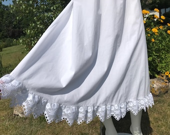 Vintage 80s Loose Elastic Waist Lightweight White Cotton Blend Midi Length Lower Calf Petticoat with Crochet Lace Trim Plus Size