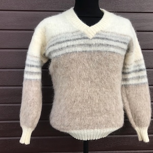 Vintage 1980s Samband Of Iceland 100% Wool Knit Sweater Brown & Cream Icelandic Wool V-neck Iceware Icewool Vintage Knit Sweater Size Small
