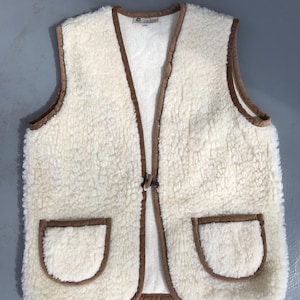 Vintage Woolmark White Cream Natural Gilet Merino Lambwool Sheep Wool Vest Unisex Merino Wool Vest Warm Winter Vest Long Fur Vest Size XL