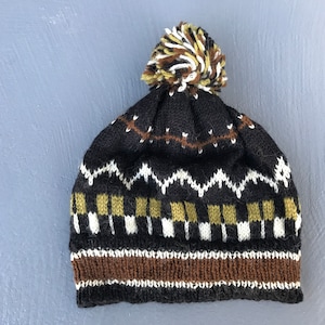 Vintage Hand Knit Woollen Bobble Hat Zig Zag Pattern Bobble Hat Natural Handmade Hat Knitted Wool Beanie Handmade Warm Winter Hats Ski Hat