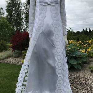 Vintage 70s Maxi White Dress Long Sleeve Wedding Dress Bridal Gown Embroidered Mesh Lace Fabric Elegant Dress Lace Wedding Dresses Small
