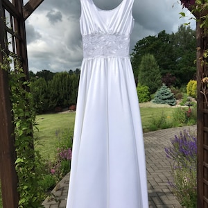 Vintage White Wedding Lace Slip Dress Bridal Lingerie Slip Gown Floor Length Slip Dress with Lace Bodice Nightgown Feminine Underdress Small