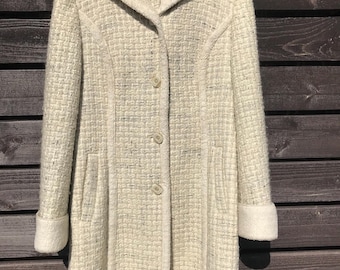Vintage 1970s Mod Coat with Waffle Textured Wool Fabric Outdoor Winter Cozy Coat Tweed Plaid Coat Cream Ivory Hooded Knee-Length Coat Medium