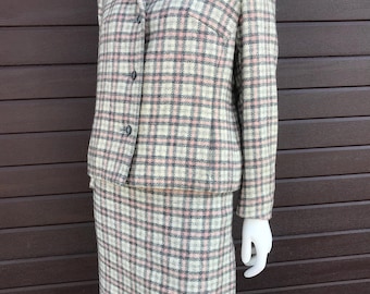 Vintage 70s Checkered  2 Piece Wool Suit Plaid Wool Suit Two Piece Set Cream Pink Gray Skirt Suit Retro 2 Piece Suit Skirt and Jacket Small