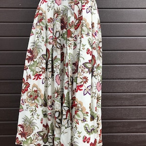 Falda floral vintage de largo midi, falda retro plisada, falda con estampado de flores, falda con núcleo cottage, falda romántica con vuelo floral color crema cereza musgo, talla mediana