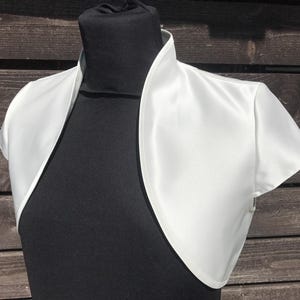 Vintage LILLY Bolero Jacket 90s Cropped Jacket White Open Front Satin Blazer Ladies Elegant Retro Blazer Short Sleeve Evening Shrug Small