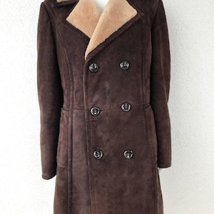 Veste en cuir d'agneau retournée vintage des années 1970, bouton croisé, manteau d'hiver en daim marron, manteau court en daim, survêtement, manteau de fourrure naturelle L