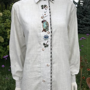 Vintage Imperial Landhaus Trachten Alpenmode Cream Gray Festive Blouse Bavarian Austrian Folk Blouse Long Sleeve Embroidered Blouse Medium