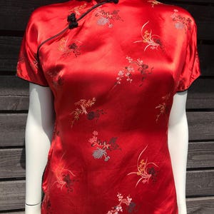 Vintage 70s Red Satin Chinese Style Top Dragon Floral Blouse Mandarin Collar Short Sleeve  Zipper China Blouse Asian Style Shirt Size Small