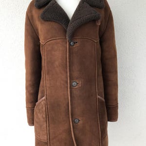 Veste en cuir d'agneau retournée vintage des années 80, bouton manteau d'hiver en daim marron, manteau court en daim, survêtement, manteau de fourrure naturelle, manteau long chaud, grand