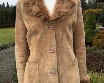 Vintage 80s 90s Women's Beige Genuine Suede Leather Jacket with Faux Fur Collar & Cuffs Winter Coat Button Winter Jacket With Pockets Medium