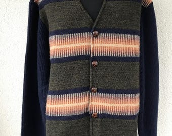 Vintage Varners Herren Haus Wolle Knopf Pullover Pullover Pullover Strick Dunkelblau Gestreift Material vorne Gestrickt V-Ausschnitt Retro Warmer Pullover XL