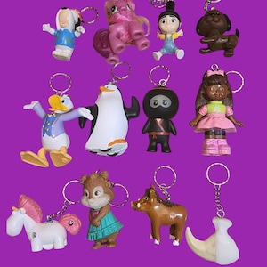 Porte-clés vintage, figurines mixtes, Donald duck, chien Droopy, pinkie pie, jeanette chipmunks, enfants, adultes, totalement jouet, pingouin, corne, ninja