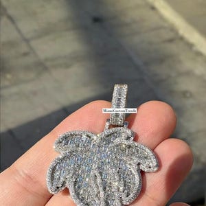 Colgante de palmera de moissanita en talla baguette, colgante de árbol de hip hop, colgante de árbol de plata 925, regalo de cumpleaños para él, acabado en oro blanco de 14 k