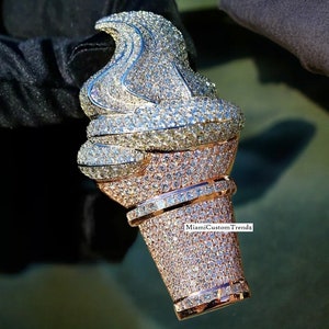 Colgante de helado helado, colgante 3D de diamante moissanita, colgante de dos tonos, plata 925, regalo de cumpleaños, acabado en oro de 14 k 2 tonos, probador de pases