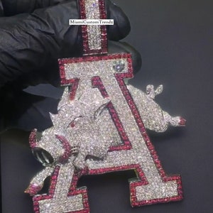 Personalice el colgante de letra inicial A con colgante de cerdo, colgante Moissanite Hip Hop Men Colgante IcedOut 3D Design, plata 925, oro blanco de 14 k FN