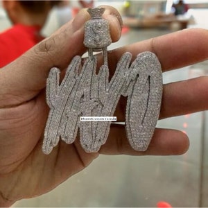 Colgante de nombre de dos capas, colgante de letra de fuente personalizada de Moissanite, colgante de hip hop, bolsa de dinero, oro blanco de 14 k sobre, plata 925, regalo de cumpleaños