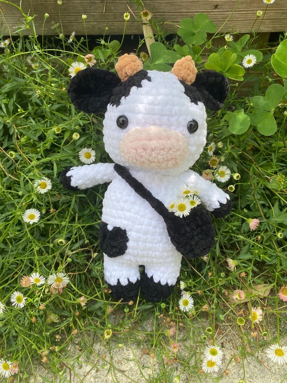 Kit Amigurumi - Meadow The Cow