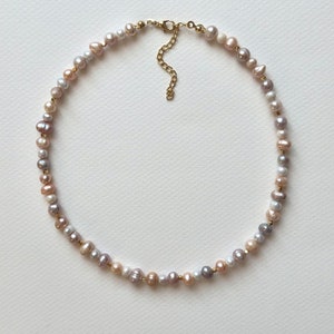 Natural stone neckles | Handmade Freshwater Pearl | Choker | Summery pearl necklace made of different colored natural stone pearls