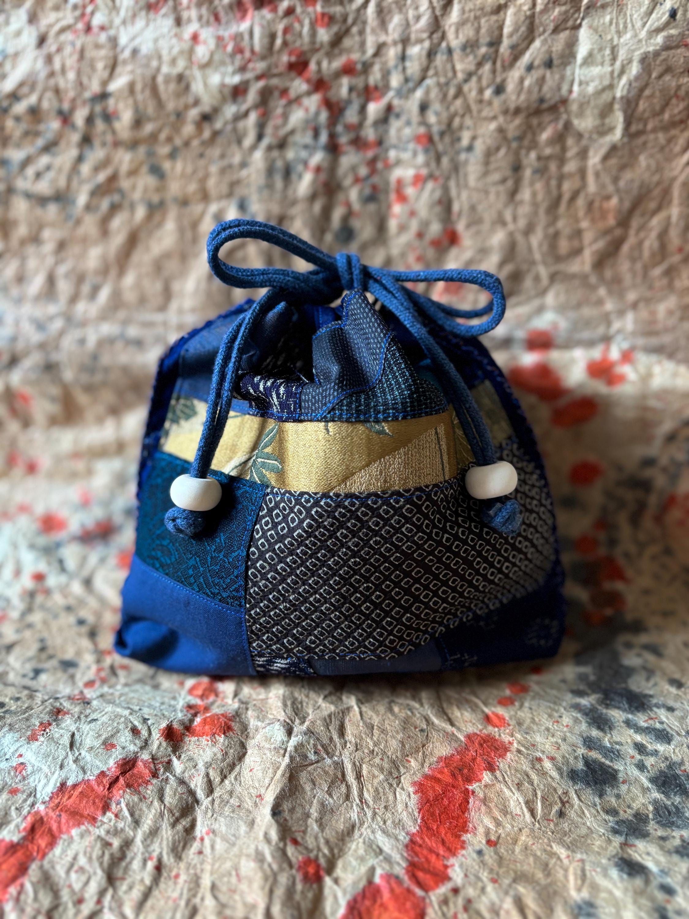 ごーや。刺繍布地のパッチワーク巾着袋（ネイビー×ブルー系) パッチワーク巾着Hokusaiブルー - Etsy 日本