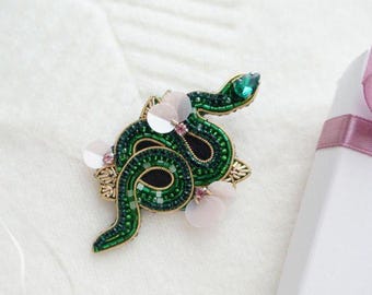 Beaded Snake Brooch, Green Serpent Pin with Crystals, Embroidered Snake Jewelry, Handmade Animal Brooch, Statement Lapel Pin