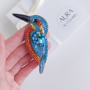 Spilla a forma di uccello con perline, spilla con perline blu e arancioni ricamate a mano, spilla a forma di animale, accessorio con perline a forma di uccello immagine 1