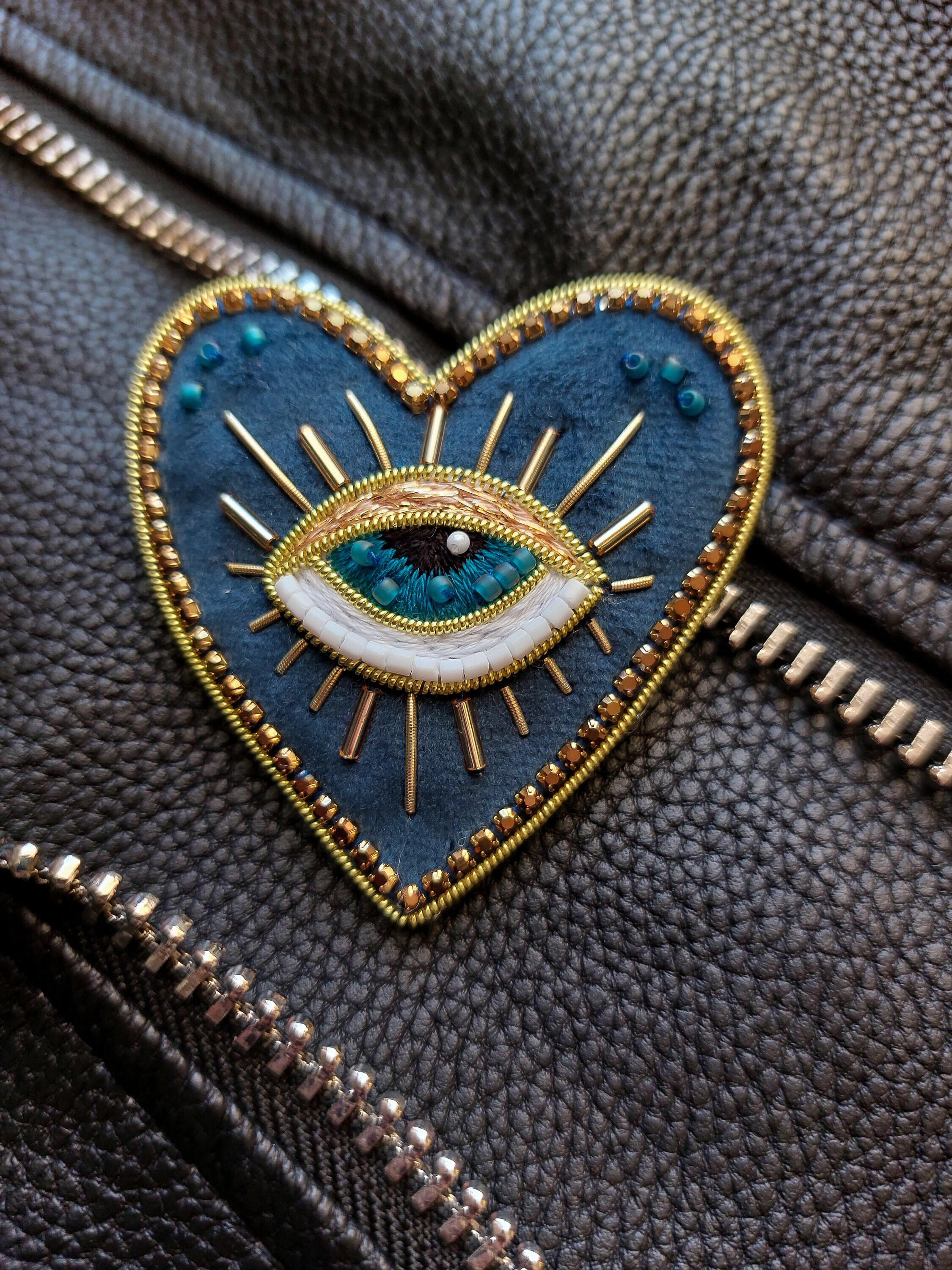 Вышивка бархатное сердце, всевидящее око. - Etsy